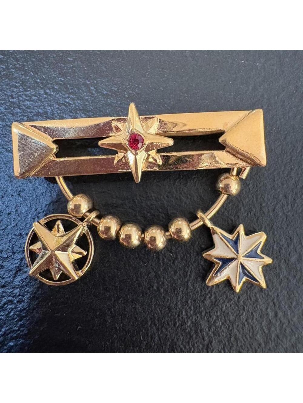 vintage‎ Avon Presidents Club pin, featuring gold-tone bar construction